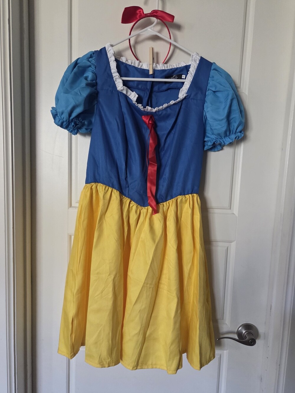 2 Pcs Snow White Costume - Broken Zipper